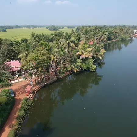 Punerjeni Homes Alappuzha Exterior photo
