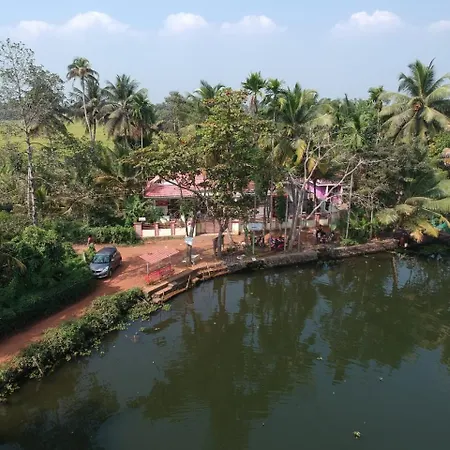 Punerjeni Homes Alappuzha Exterior photo